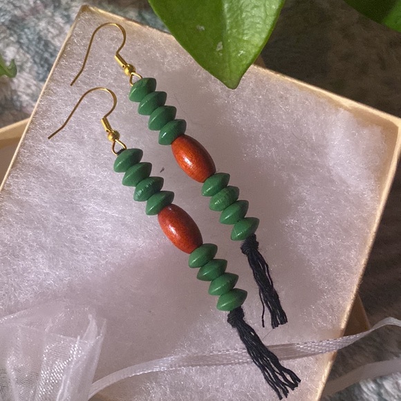 Forest Theme Hand Crafted Macrame Tassel Fringe Earrings Wood Beaded Accents - Picture 3 of 8
